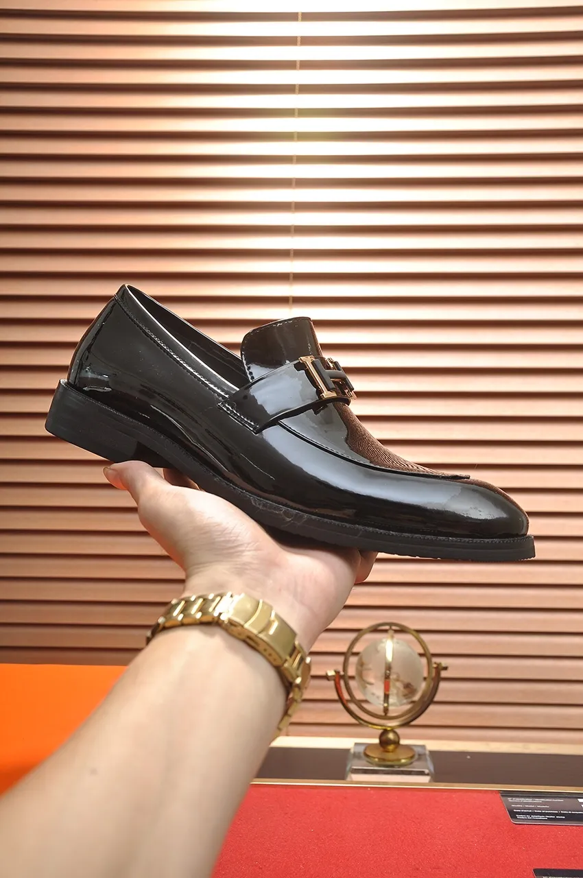 Men's shoes💰460💶[HERMES] (sheepskin lining)🍀Italian top luxury🍀He does not pursue novel styles and gorgeous colors, but attracts the favor of successful men with his flawless, elegant and classic style! This very, very comfortable, simple and stable style makes it easy to match any style! The pattern is absolutely 1:1 refined from the original case, and we strive for excellence in materials, imported cowhide + sheepskin lining💪💪💪extraordinary texture👍! .Black Brown Size: 38-45 (45 customized)